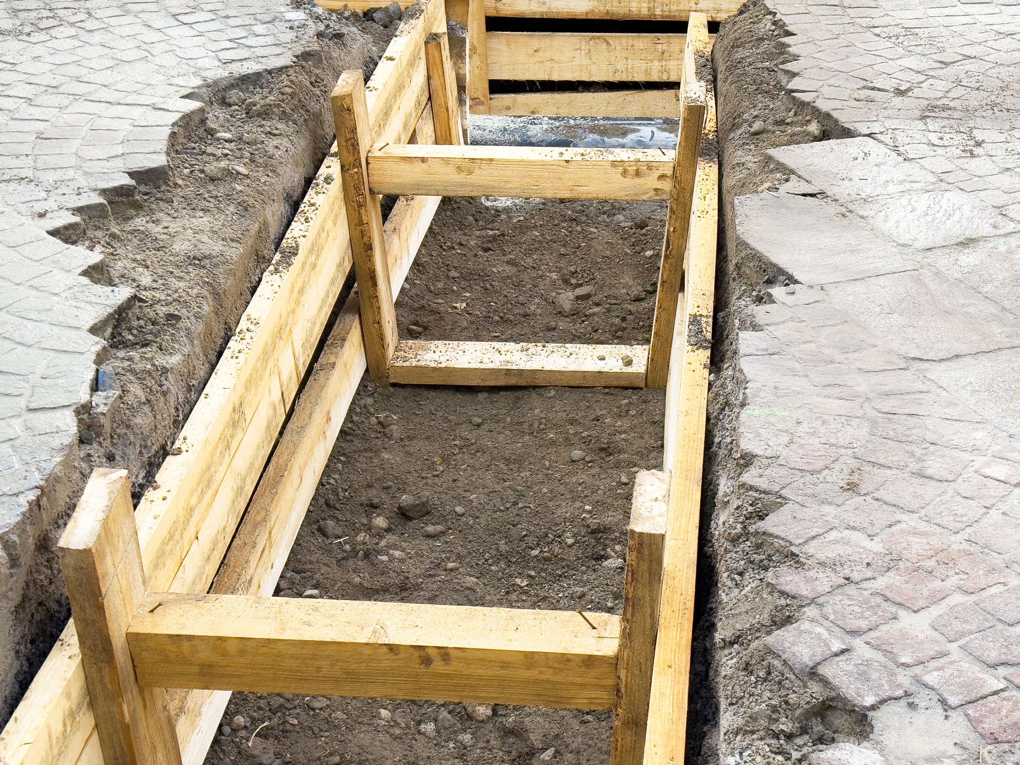 PROPS & SHORING 4